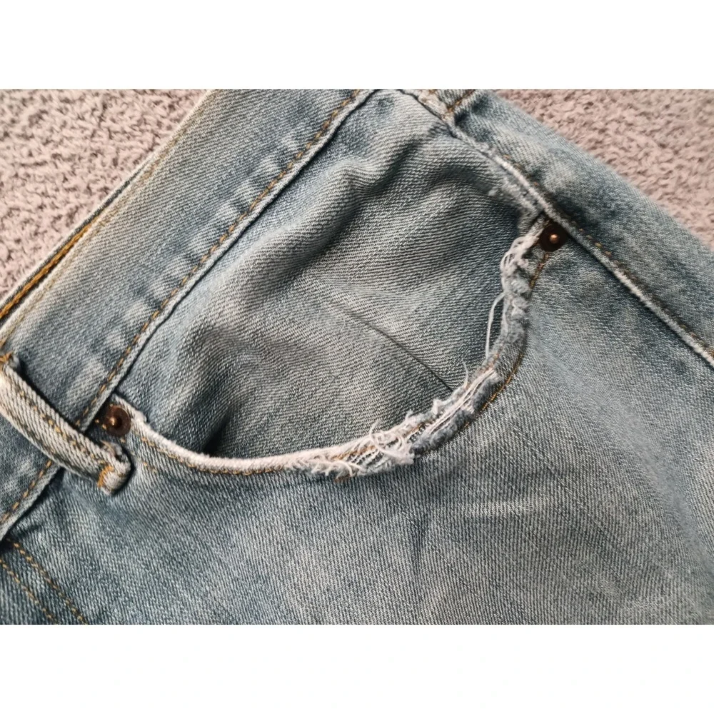 Levi's 559 Relaxed Straight Men's W36 L32‎ Light Wash Distressed Denim Jeans